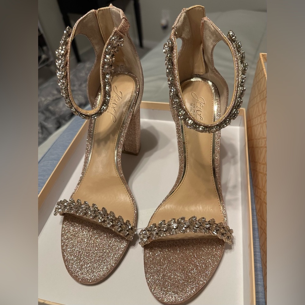 Badgley Mischka Rose Gold Heels Size 10 New in Box